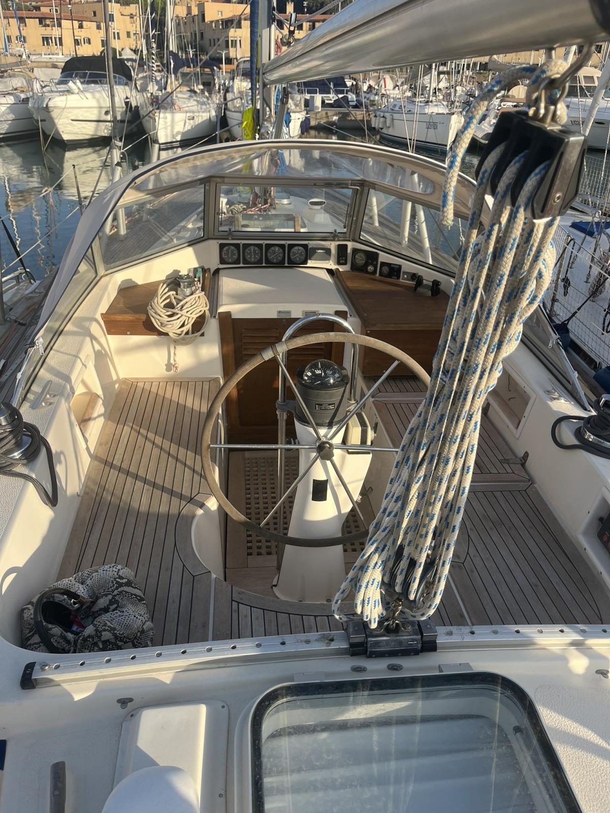 hallberg rassy Hr 352