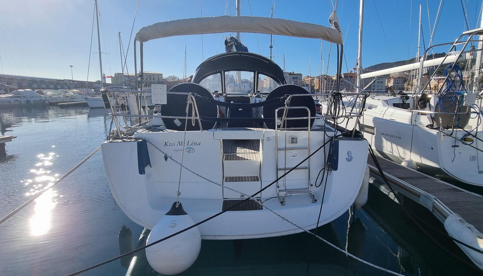 beneteau Oceanis 43