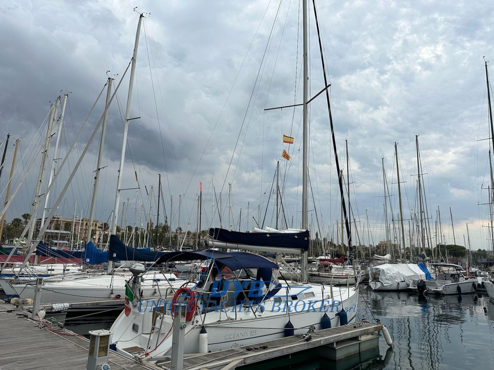 beneteau Oceanis 323