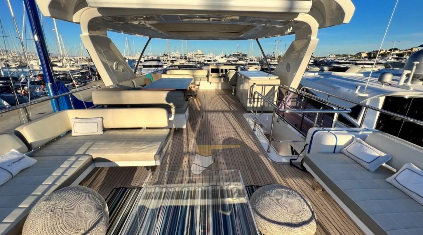azimut 72 flybridge