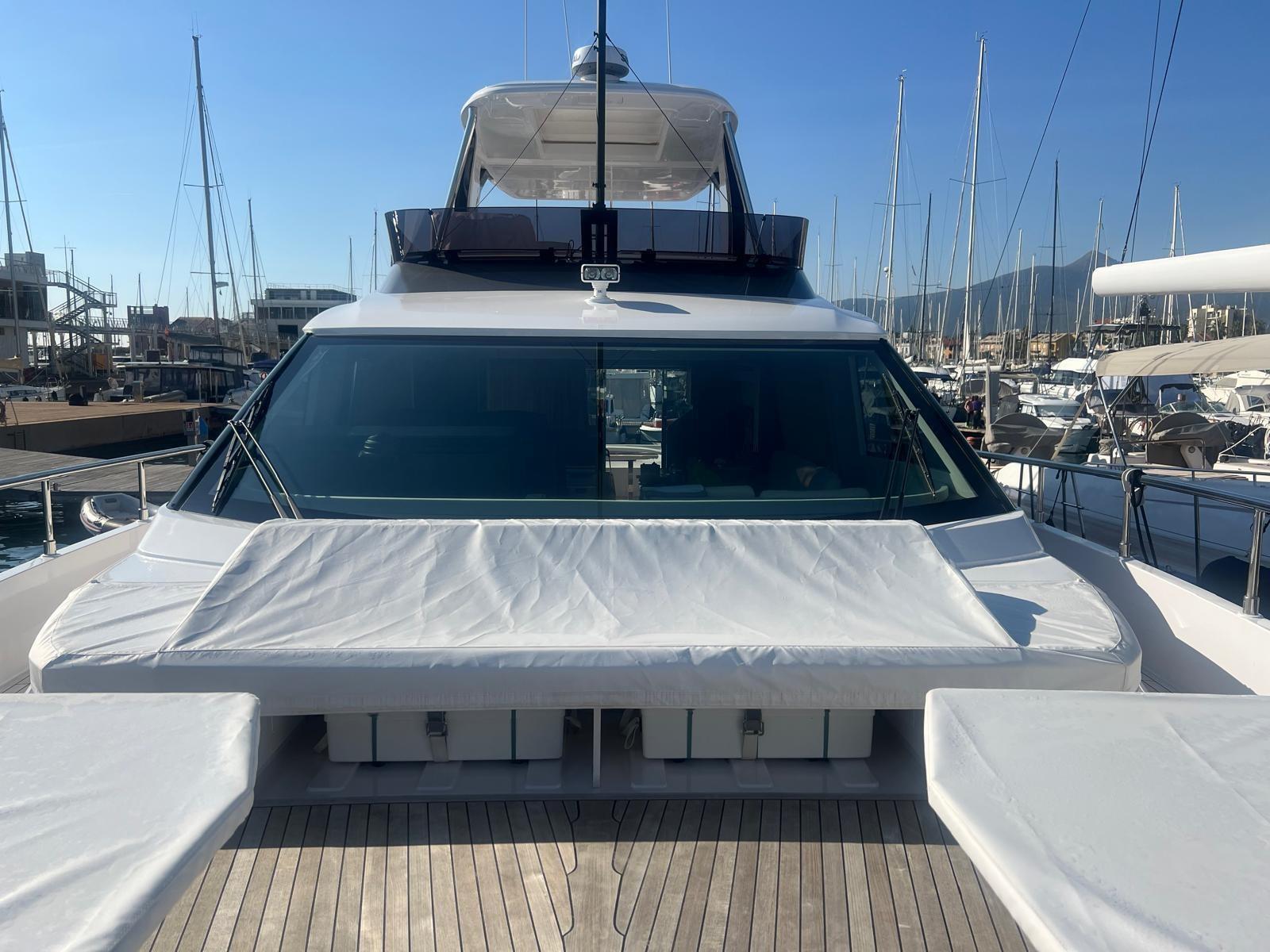 ferretti yachts 670