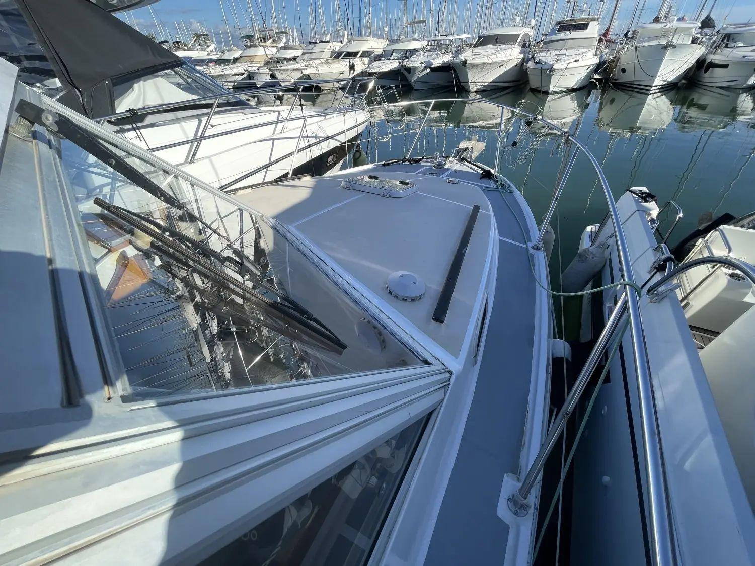 beneteau Antares 800
