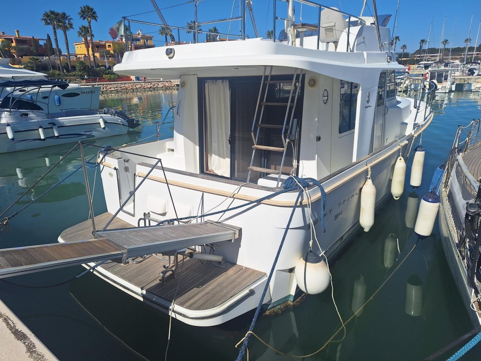 beneteau Swift trawler 34 fly