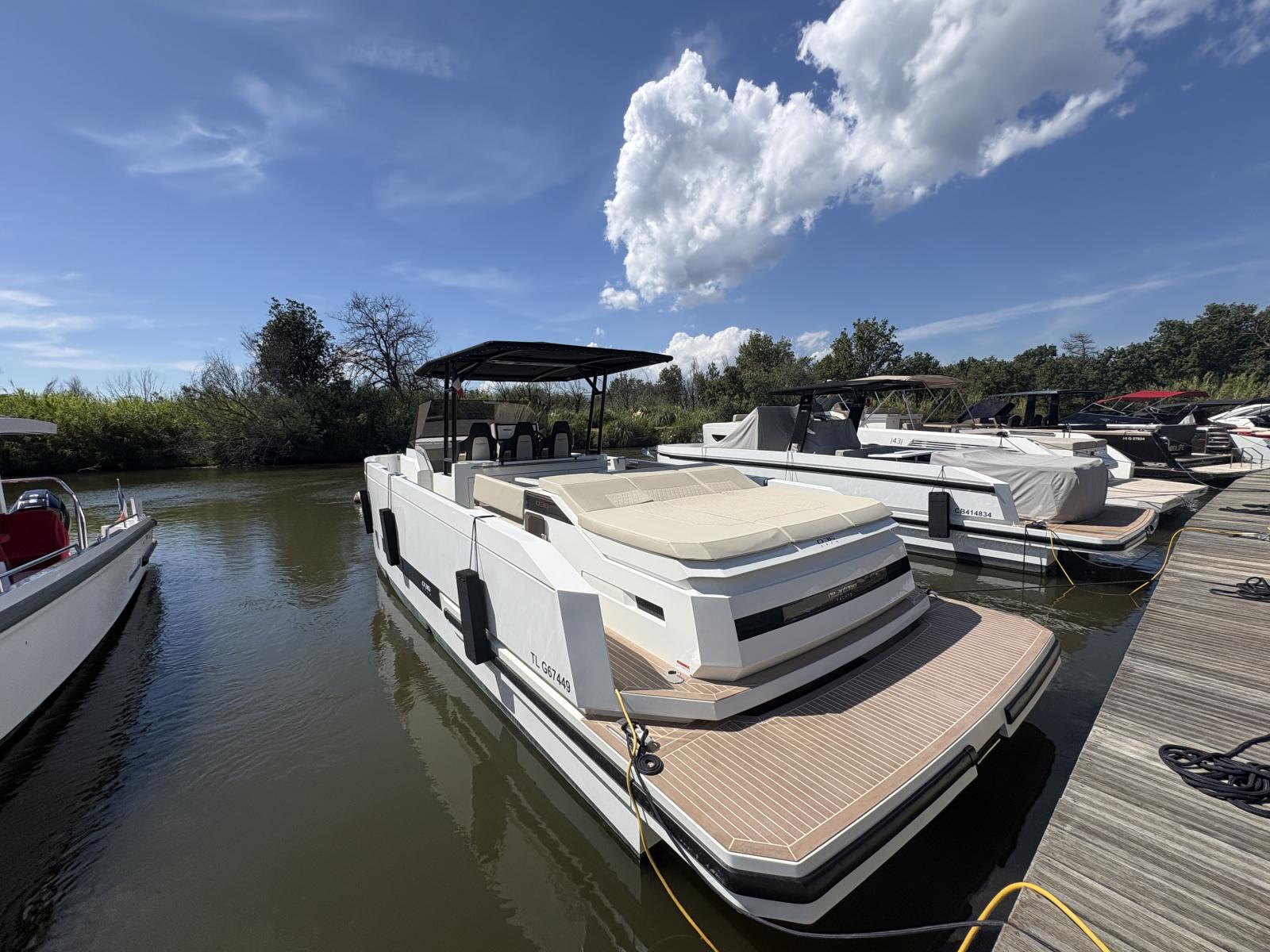 de antonio yachts D36 open