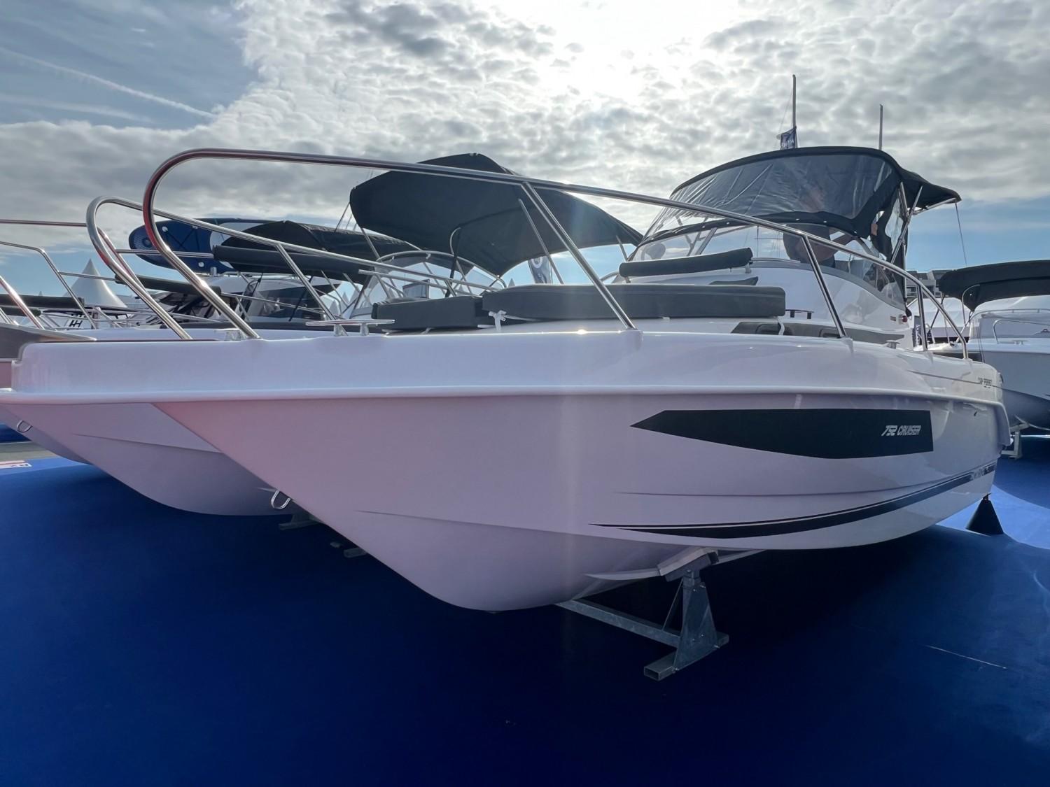 b2 marine Cap ferret 752 cruiser