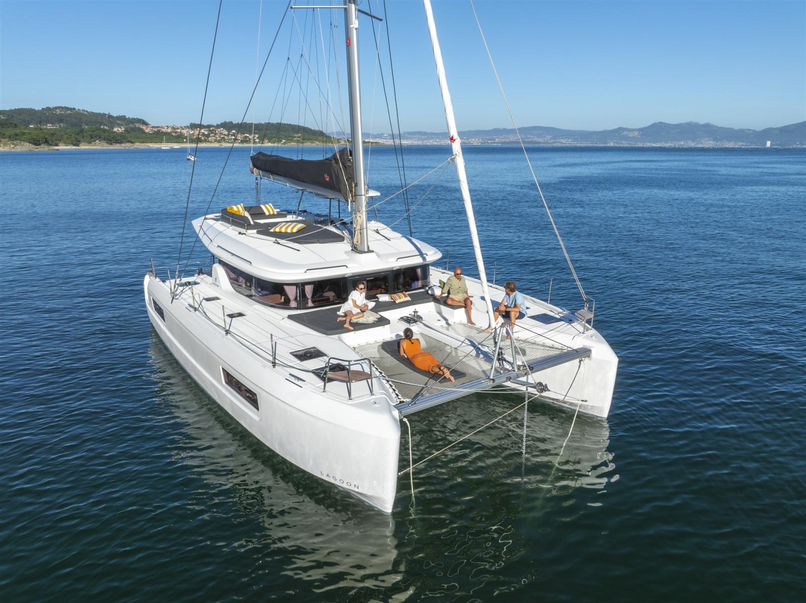 lagoon 43