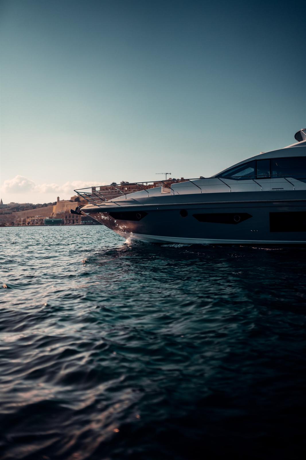 azimut 66 flybridge