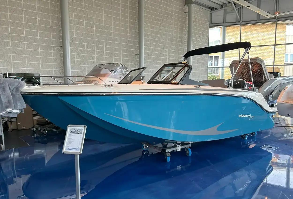 bayliner M 19