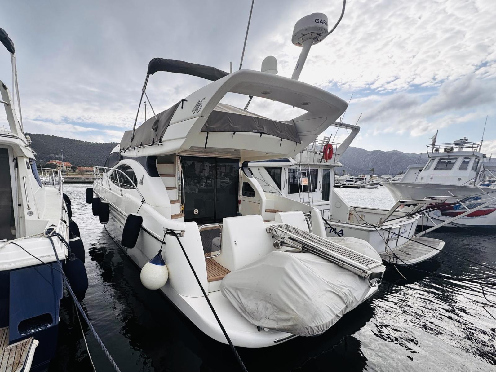 azimut 46