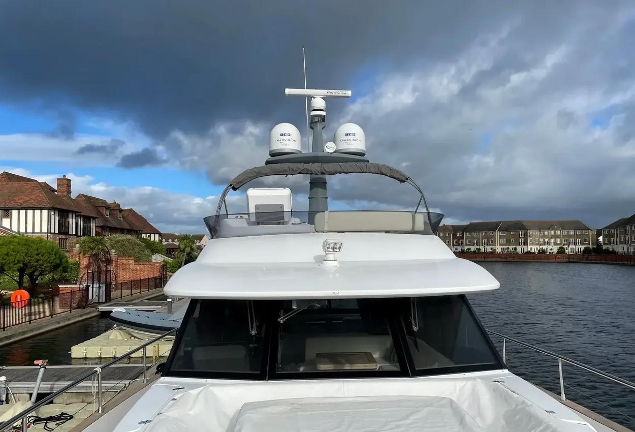 azimut Magellano 53