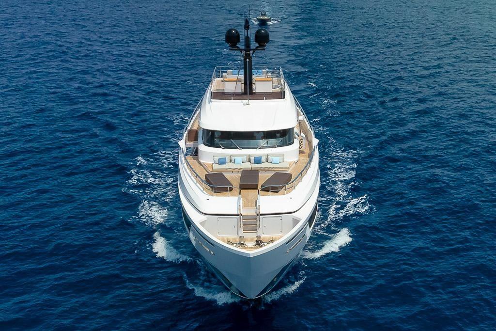 custom line Navetta 30