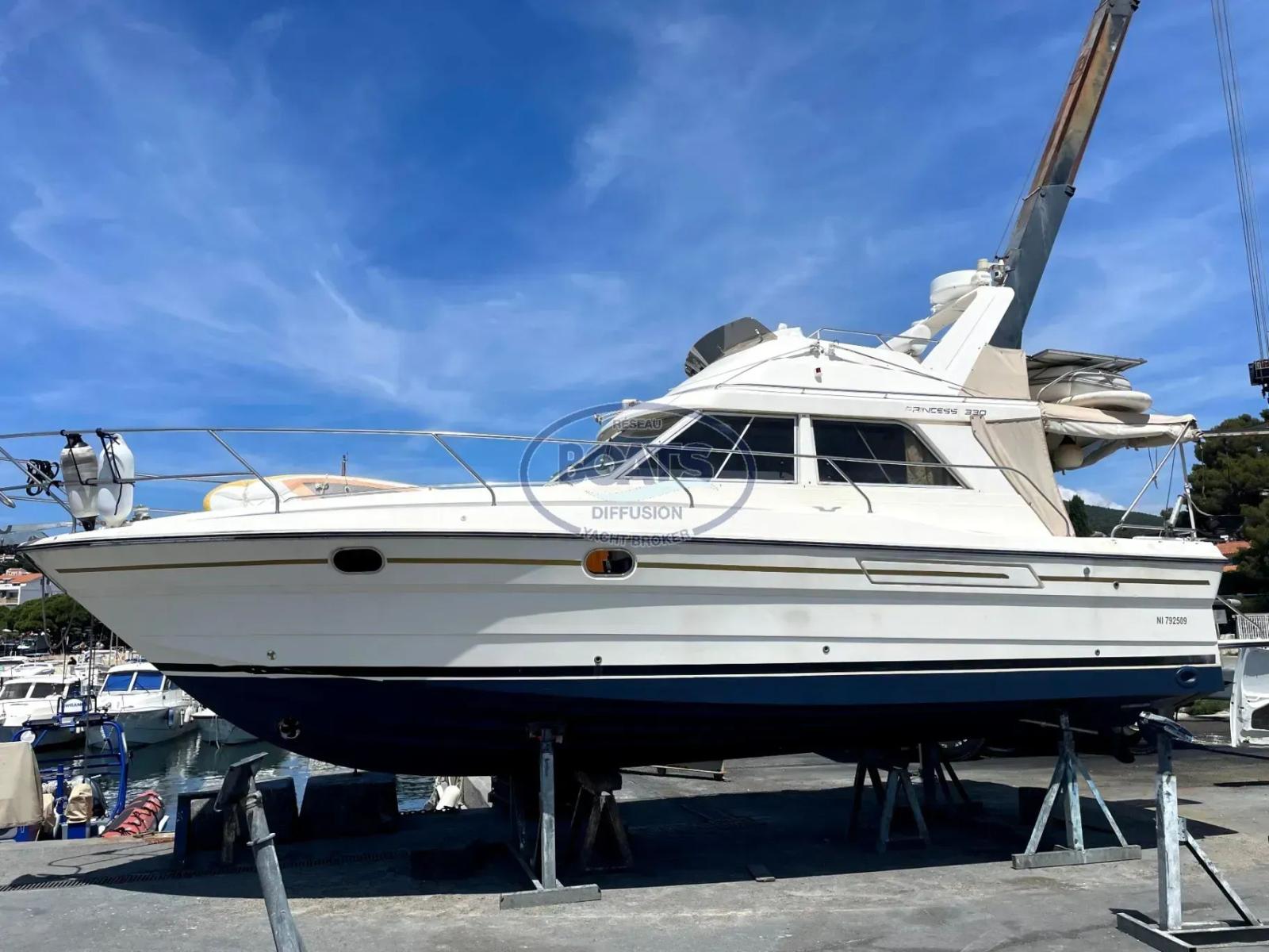 princess 330 fly