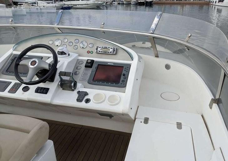 fairline Squadron 68