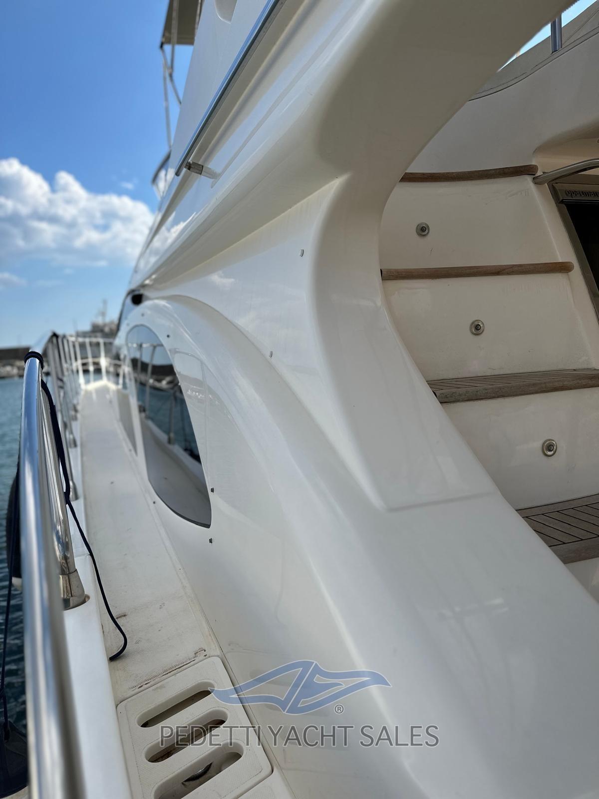 azimut 62