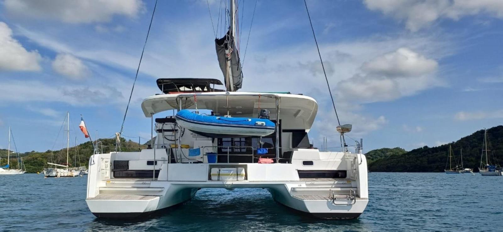 lagoon 42