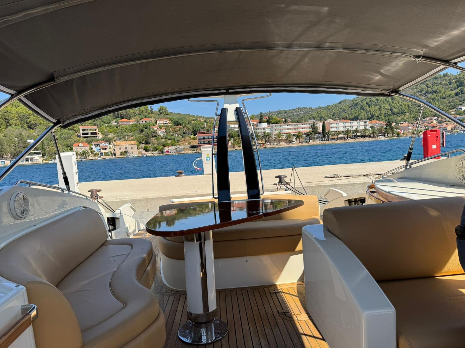 riva 52 rivale