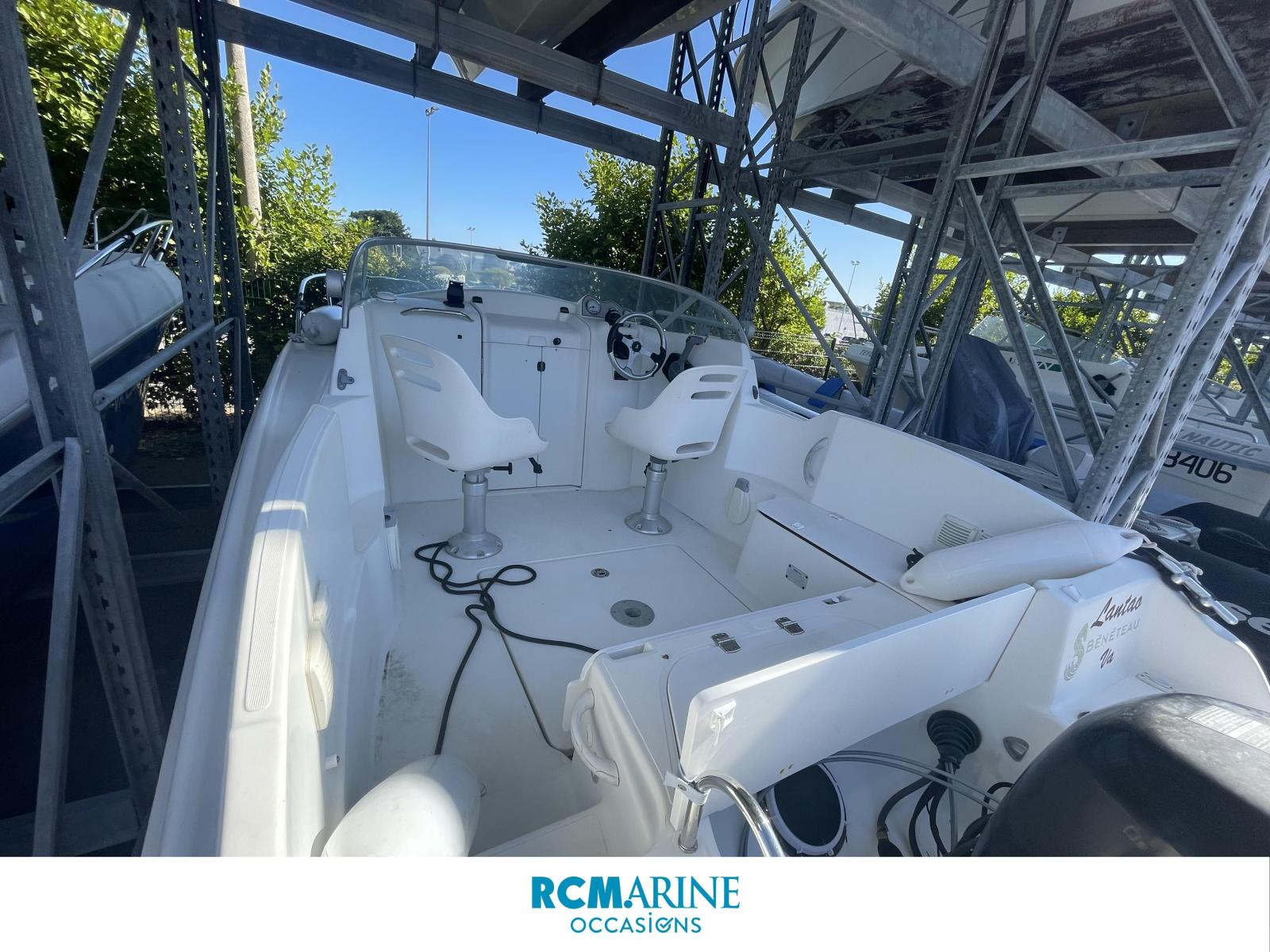 beneteau Flyer 550 cabin