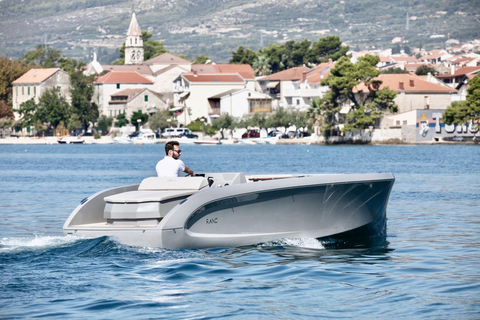 rand boats Mana 23