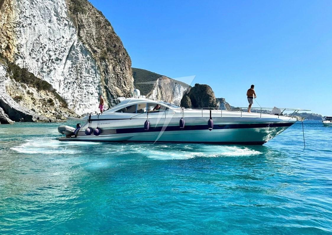 pershing 54'