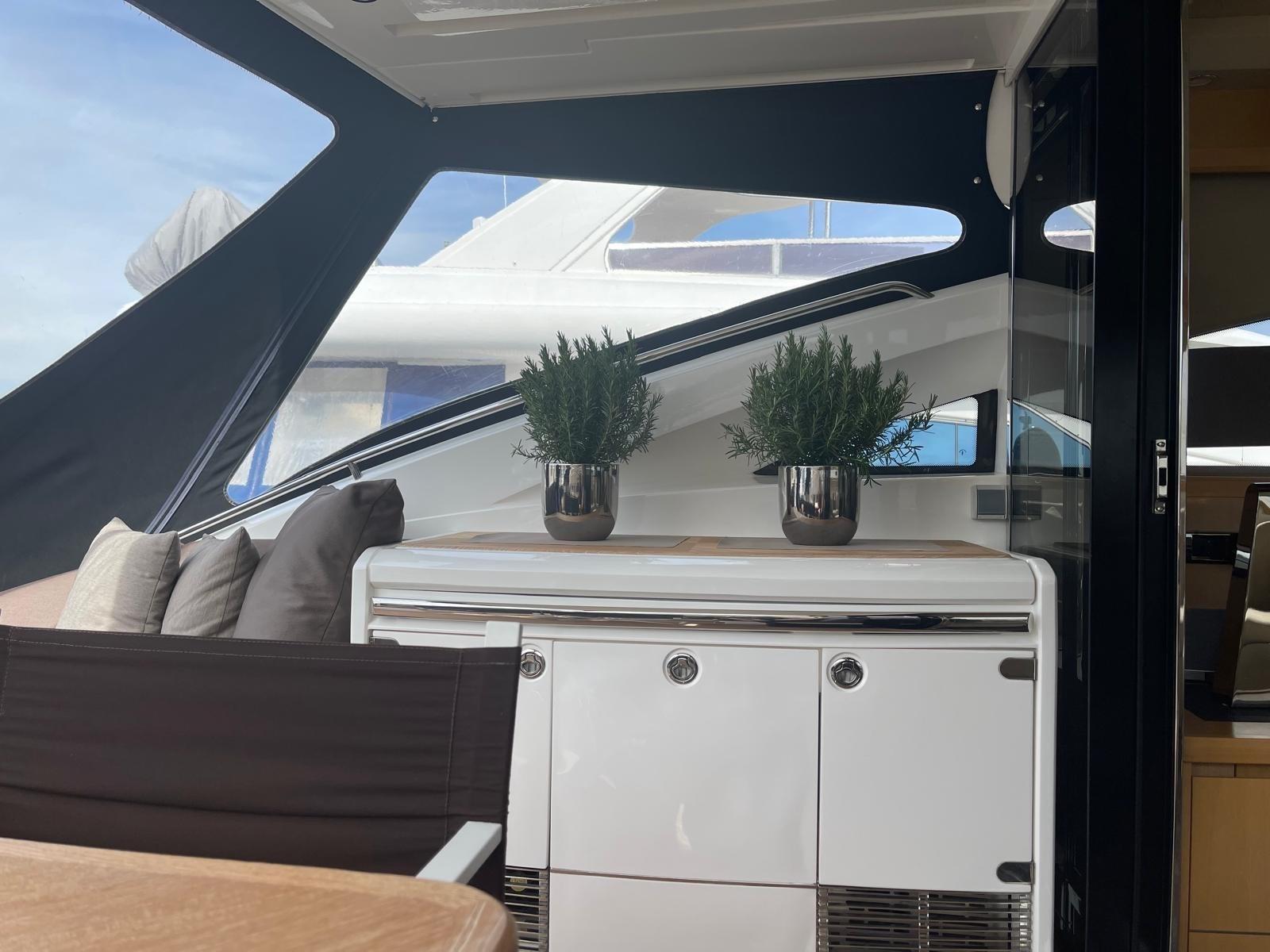 princess yachts V70