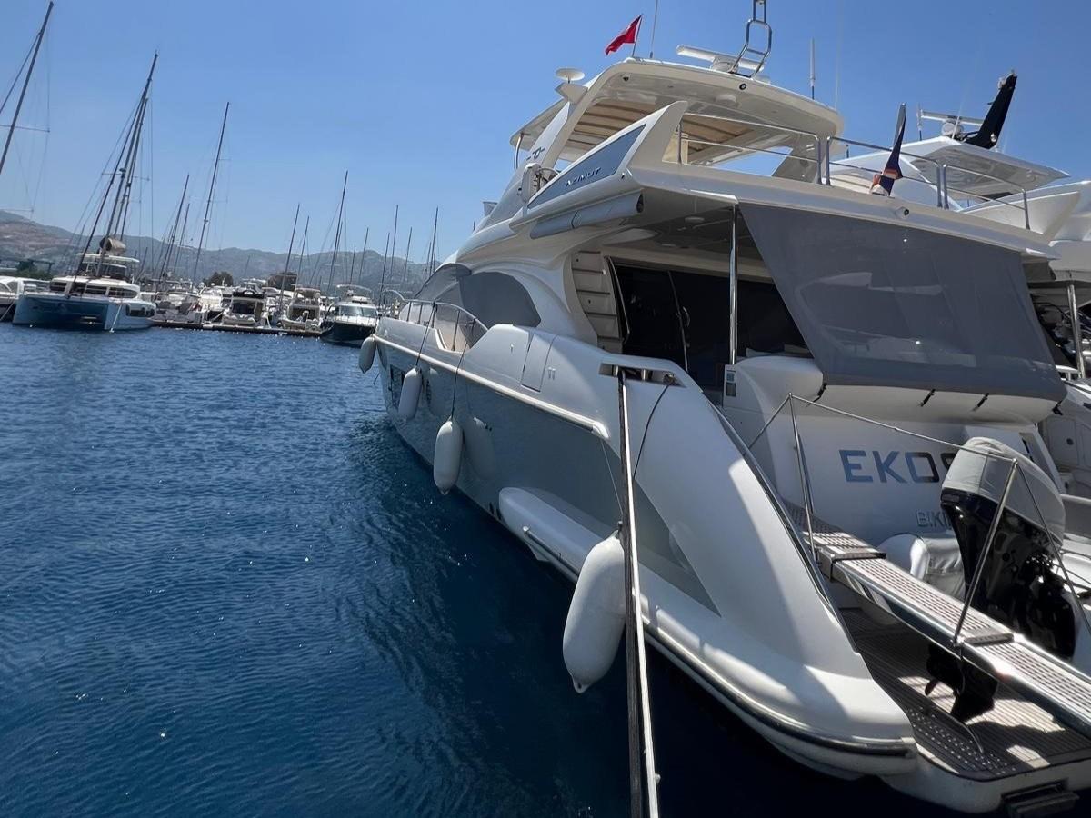 azimut 70 flybridge