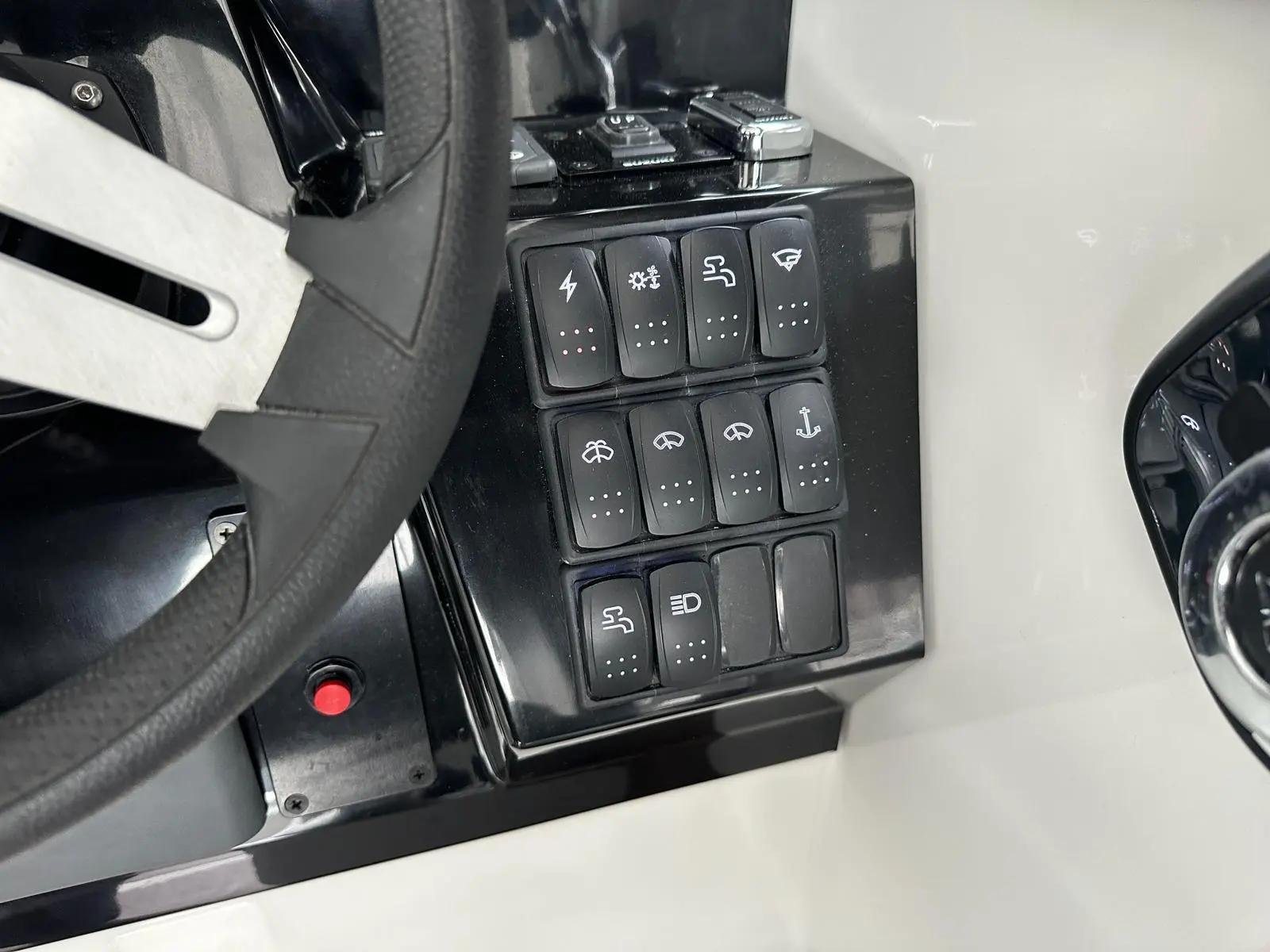 beneteau Antares 8 v2 outboard