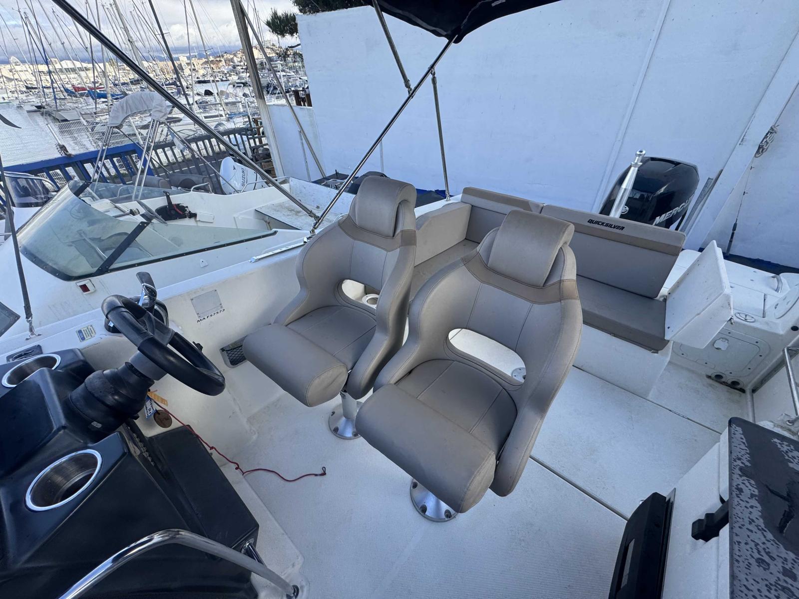quicksilver 755 sundeck activ