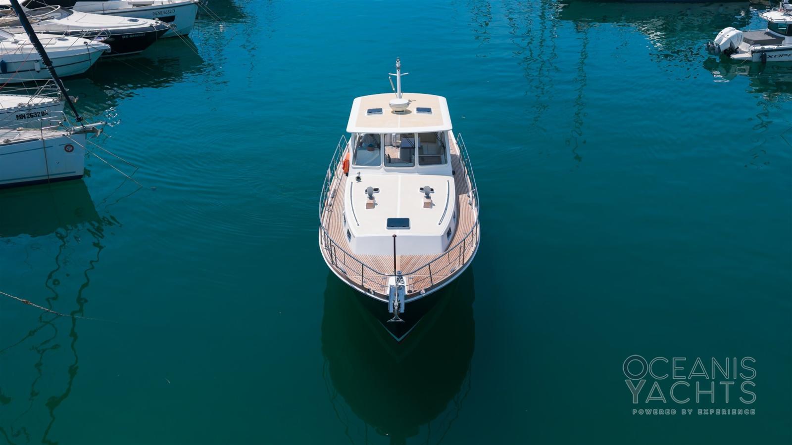 grand banks Eastbay 43