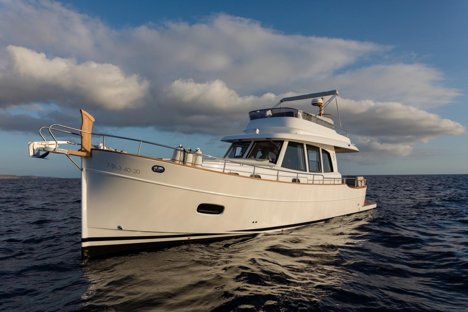 sasga yachts 42 fly