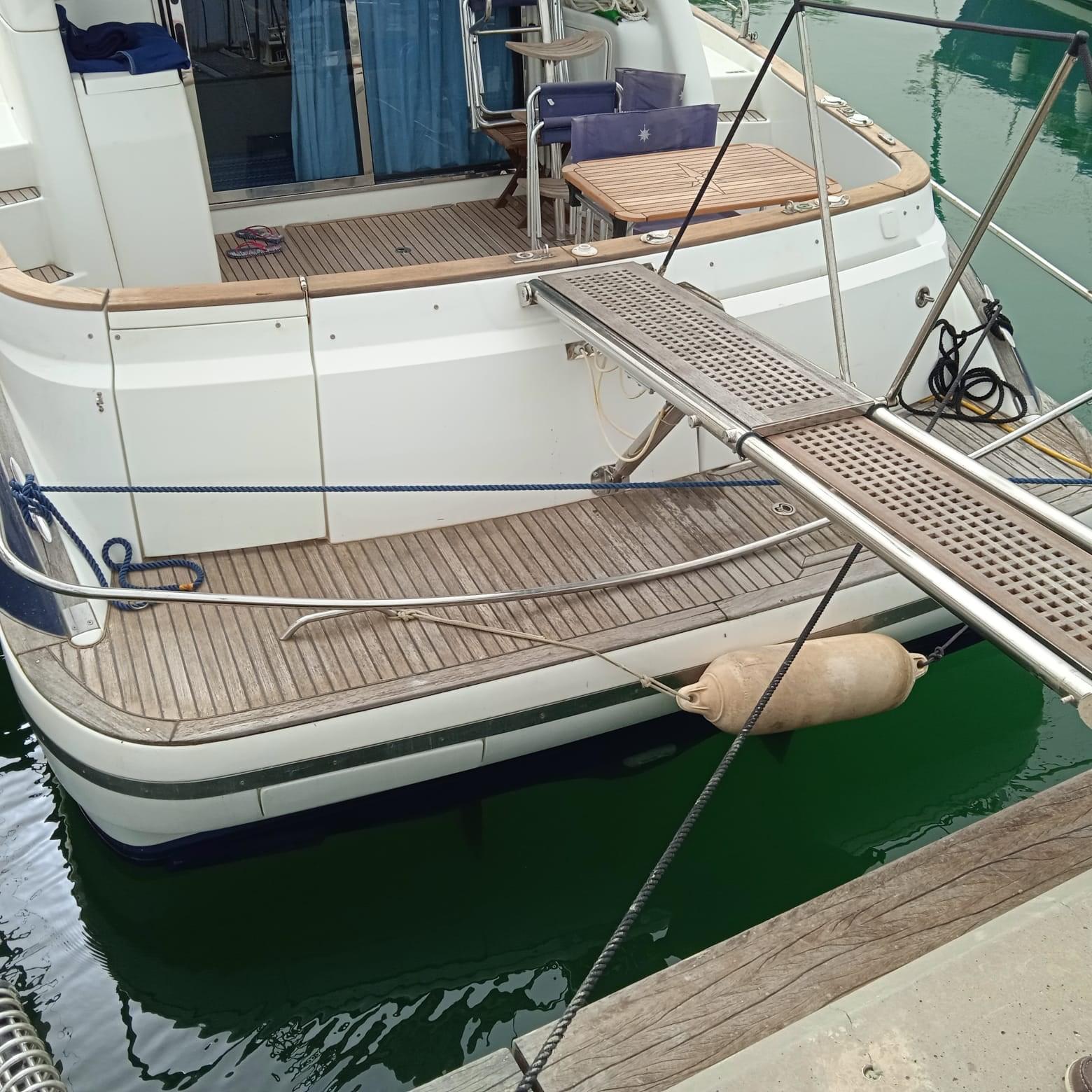 beneteau Antares 12 fly