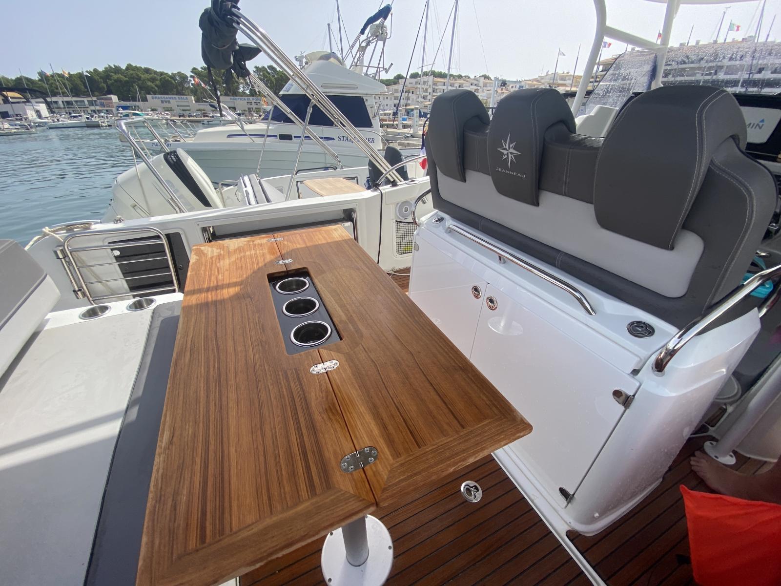 jeanneau Cap camarat 9 cc