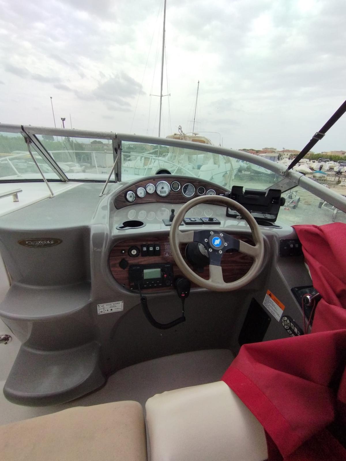 four winns Vista 268