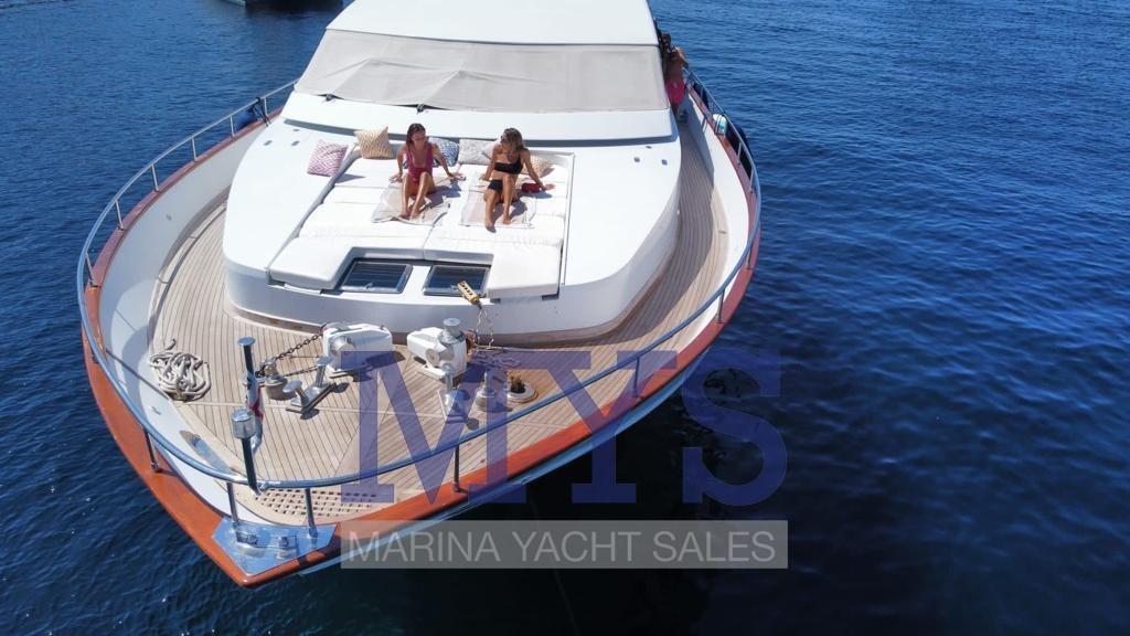 castagnola Lady sea