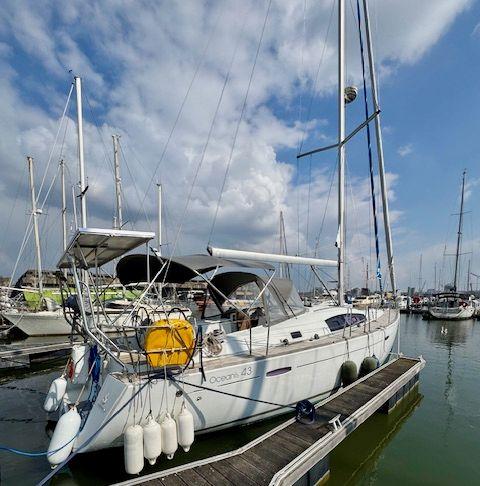 beneteau Oceanis 43