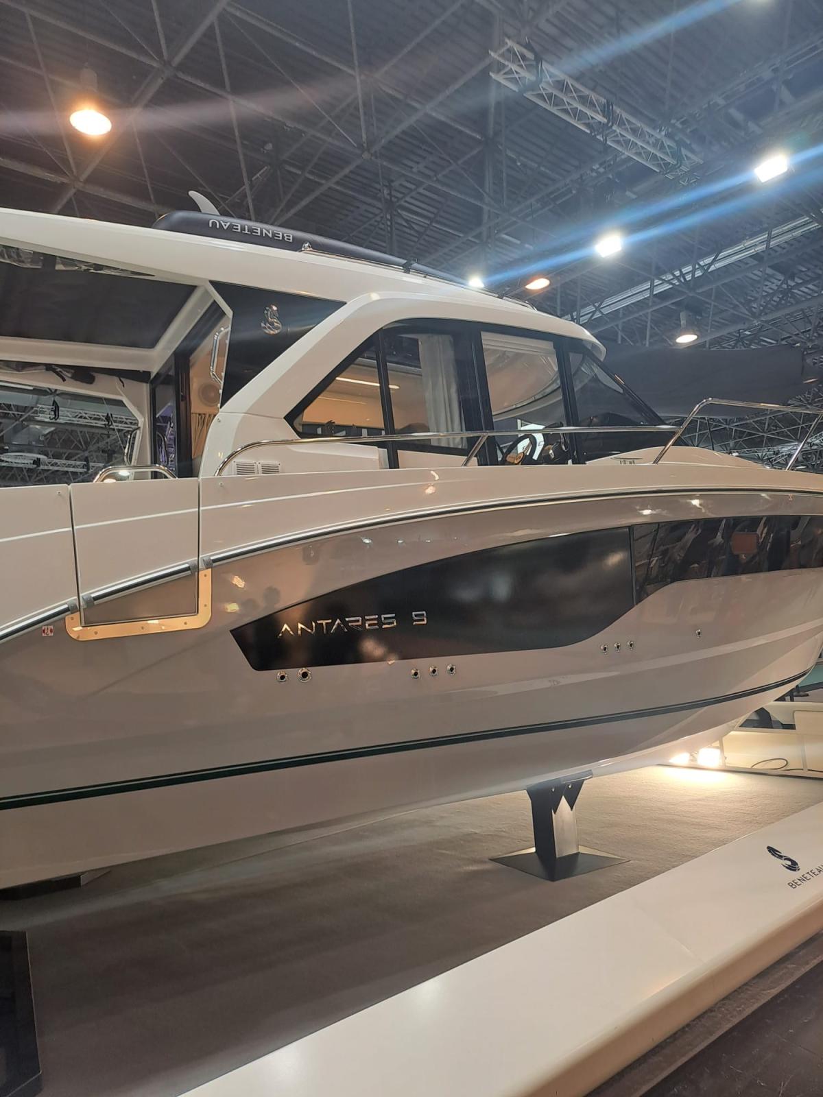 beneteau Antares 9 ob v2