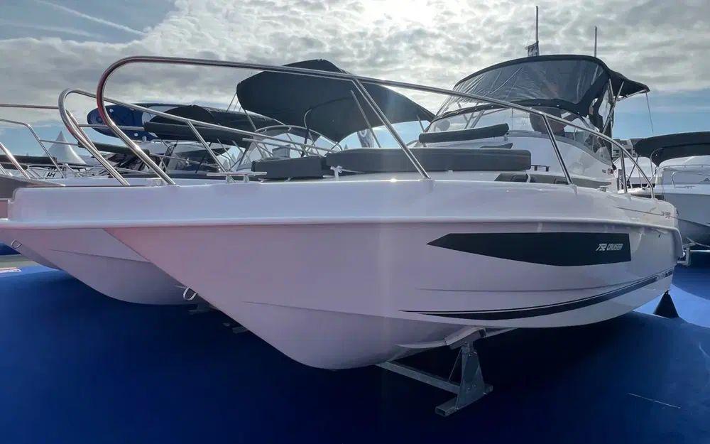 b2 marine Cap ferret 752