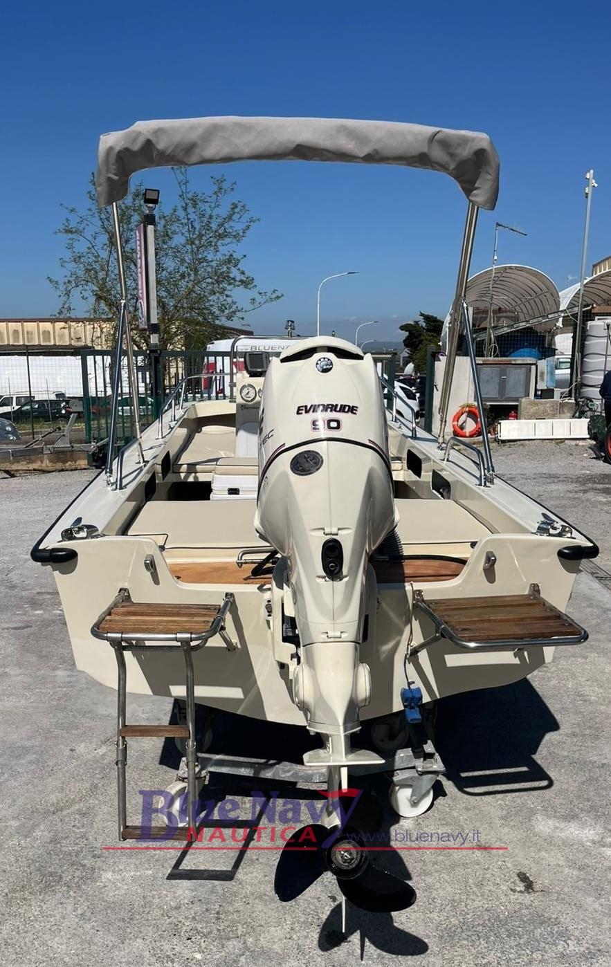 boston whaler 17 montauk + evinrude e tec 90cv 2026