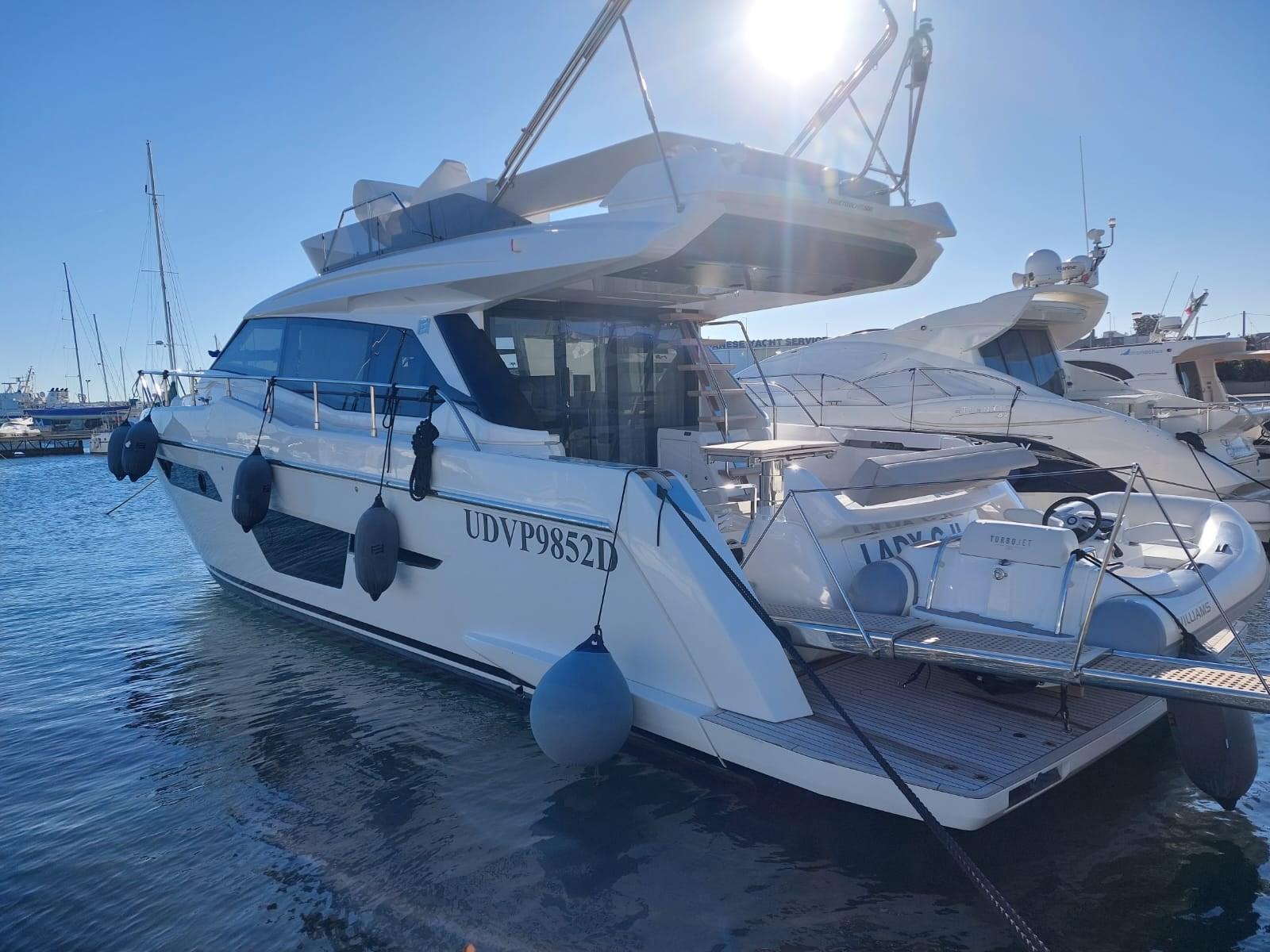 ferretti yachts 500