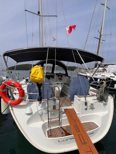 Jeanneau sun odyssey 43