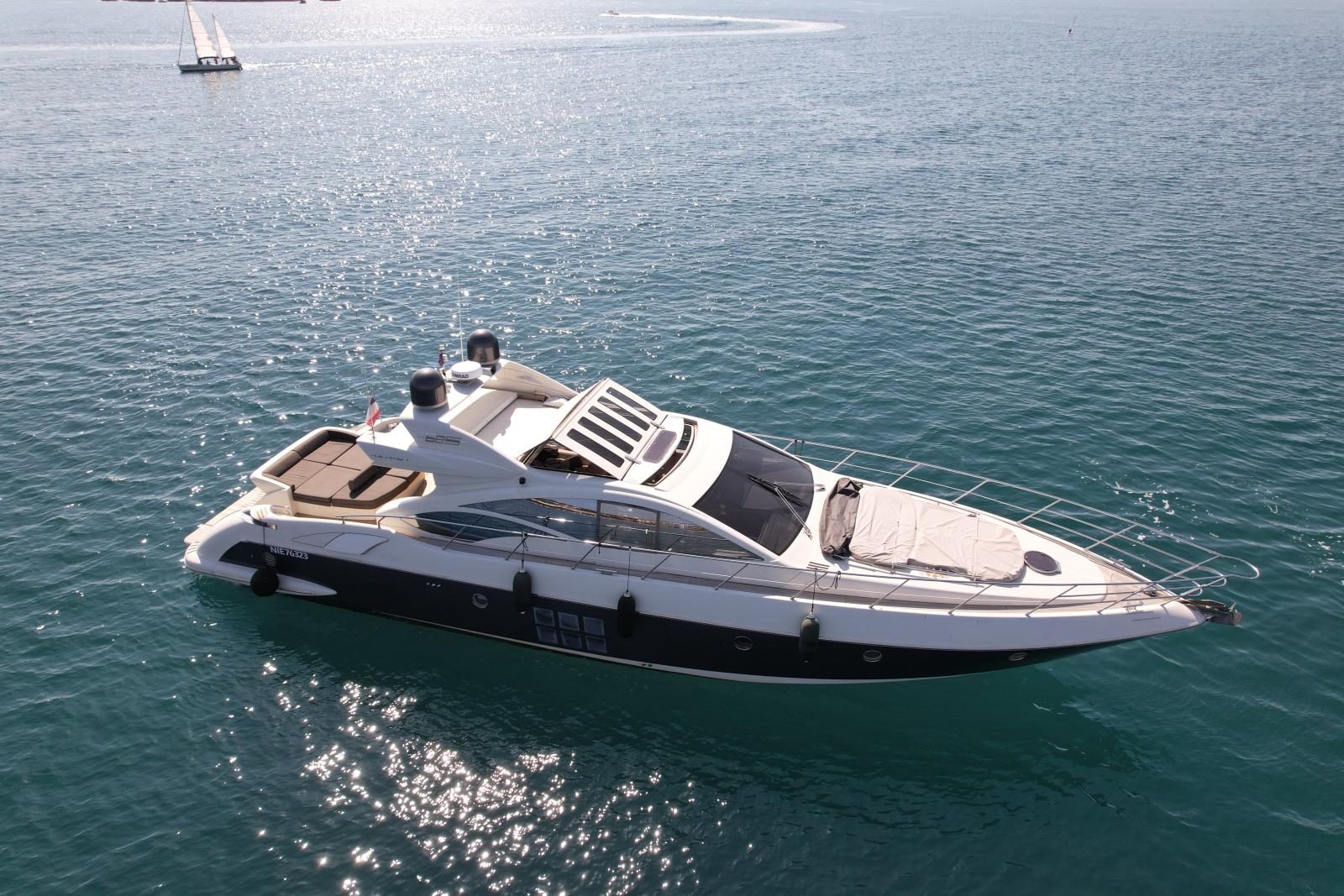 azimut 68 s