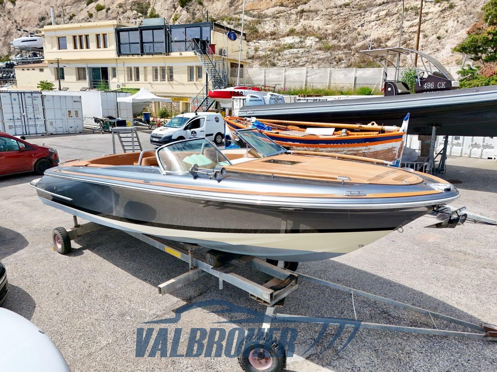 chris craft Corsair 27