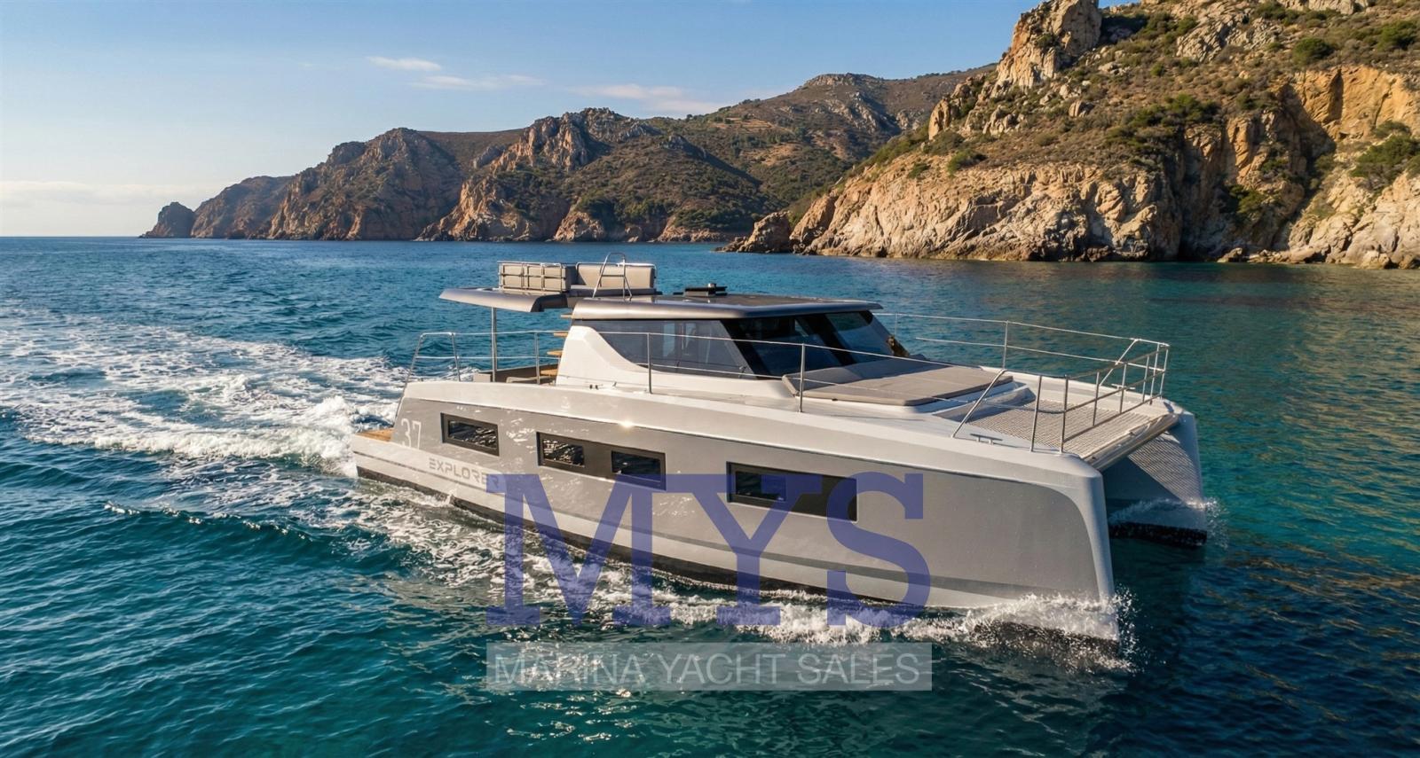 aventura 37 explorer sedan