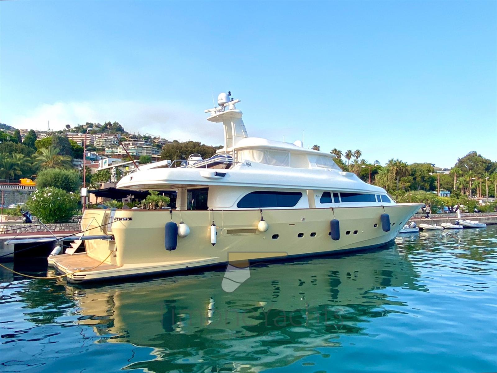 custom line Navetta 27