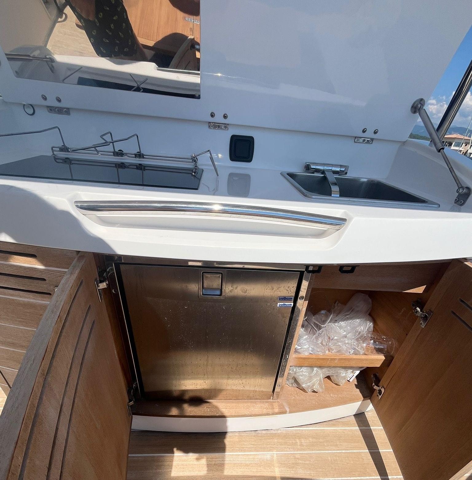 sessa marine Key largo 34 inboard