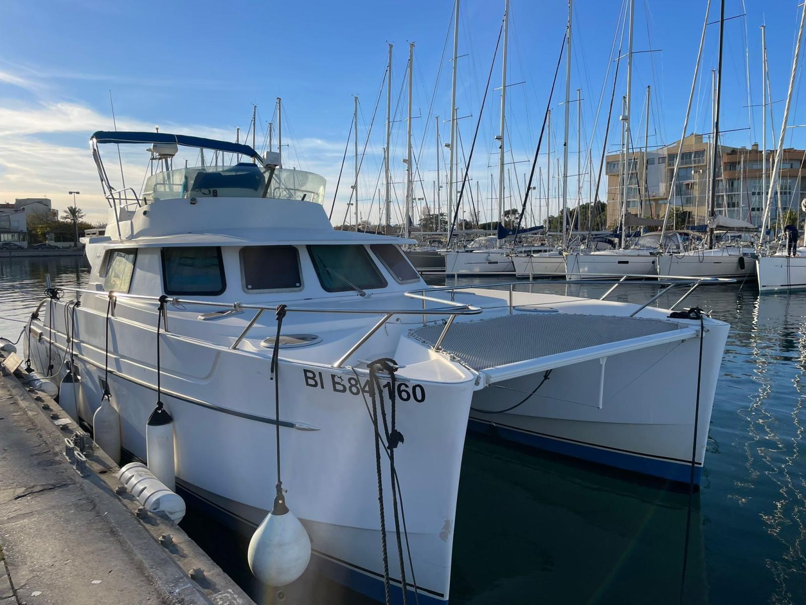 Catamaran Maryland. 37
