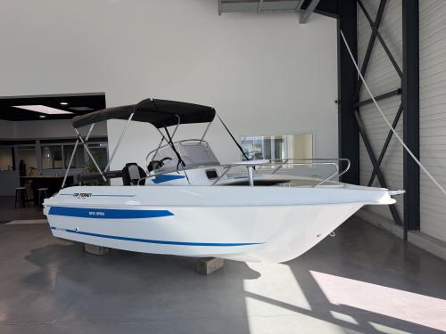 B2 marine cap ferret 572 open