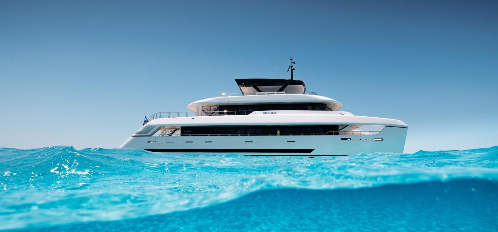 silver yachts Reduce