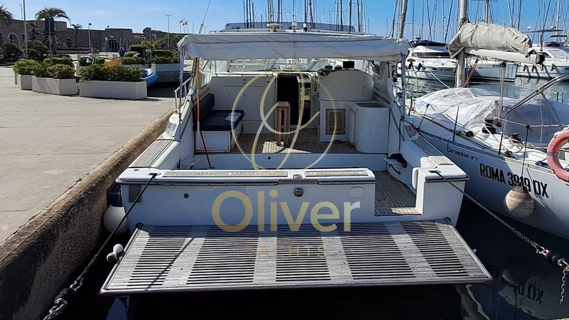 trojan yacht-bertram 38 express