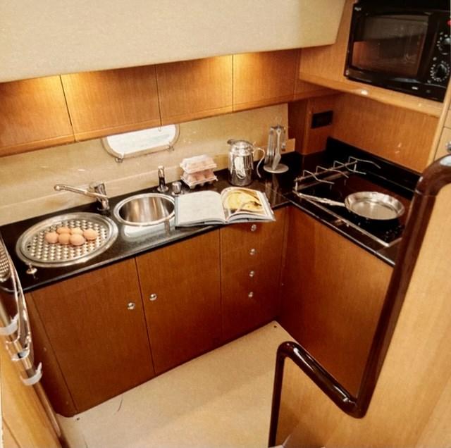 ferretti 530