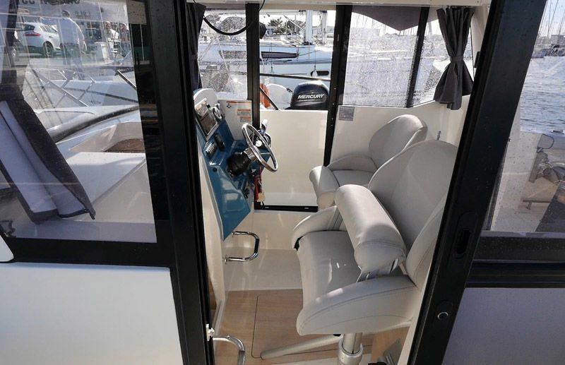 quicksilver Pilothouse 805